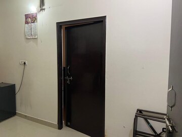 Room in 1 BHK Builder Floor at Sector 15 – for Rent