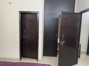 Furnished Amenities in 1 BHK Builder Floor at Sector 15 – for Rent