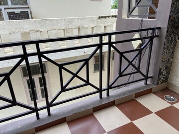 Balcony in 1 BHK Builder Floor at Sector 15 – for Rent