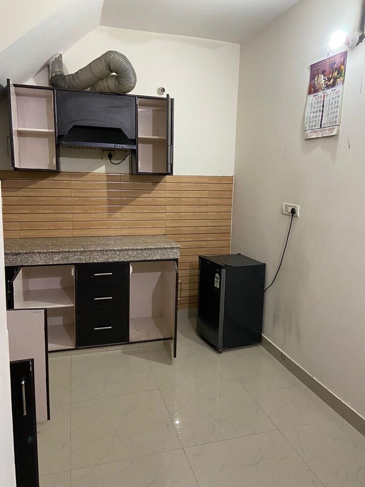 Kitchen, sector 15 1 Bedroom 600 Sq.Ft. Builder Floor In Sector 15 Gurgaon 9627109