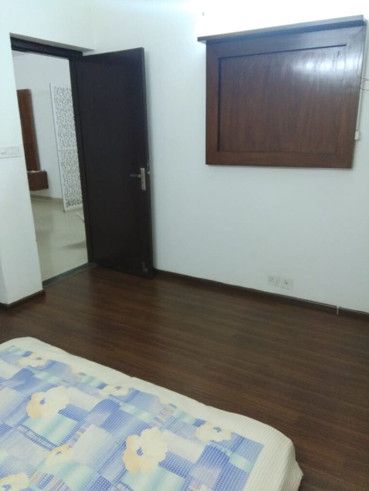 Room, bptp-park-elite-floors 4 Bedroom 300 Sq.Yd. Builder Floor In Sector 85 Faridabad 9627103