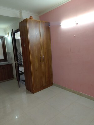 Room in 1 BHK Builder Floor at Saket – for Rent