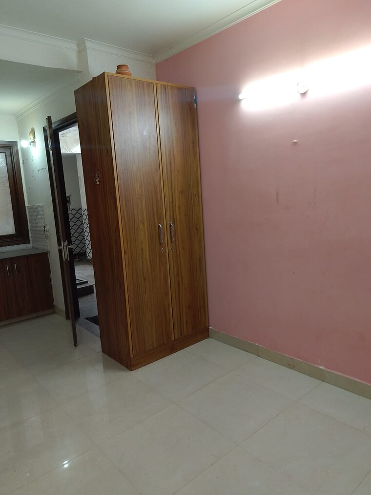 Room, saket 1 Bedroom 450 Sq.Ft. Builder Floor In Saket Delhi 9627110