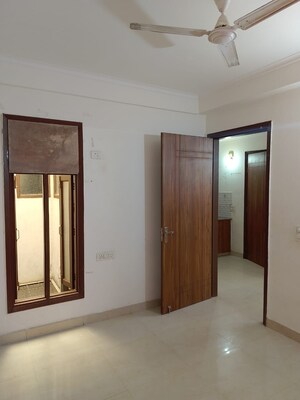 Room in 1 BHK Builder Floor at Saket – for Rent