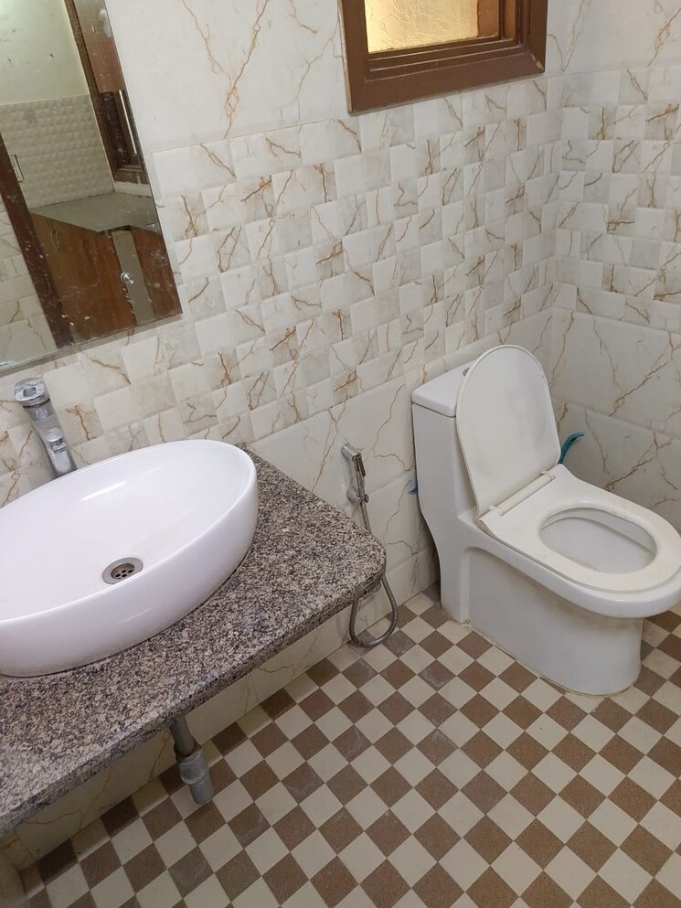 Bathroom, saket 1 Bedroom 450 Sq.Ft. Builder Floor In Saket Delhi 9627110