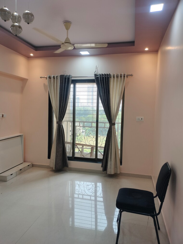 Room, squarefeet-grand-square 1 Bedroom 430 Sq.Ft. Apartment In Anand Nagar Thane 9627116