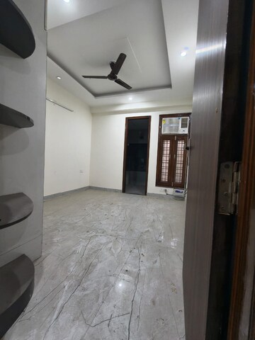 Room in 2 BHK Builder Floor at Sector 15 – for Rent