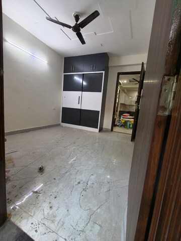 Room in 2 BHK Builder Floor at Sector 15 – for Rent