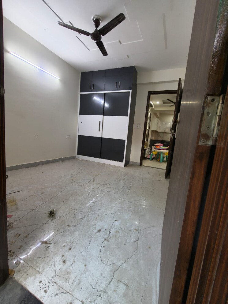 Room, sector 15 2 Bedroom 1400 Sq.Ft. Builder Floor In Sector 15 Gurgaon 9627252