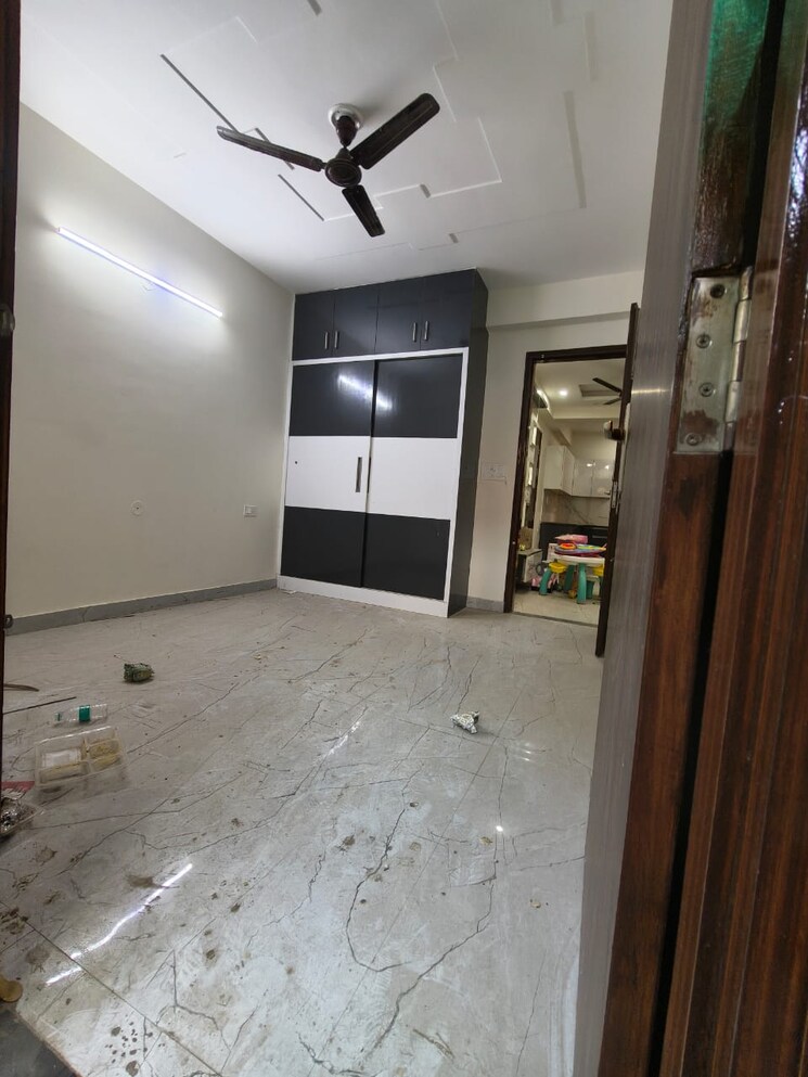 Room, sector 15 2 Bedroom 1400 Sq.Ft. Builder Floor In Sector 15 Gurgaon 9627252