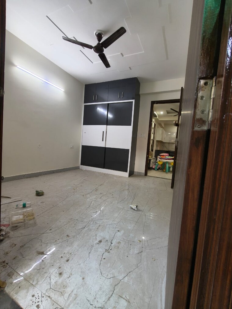Room, sector 15 2 Bedroom 1400 Sq.Ft. Builder Floor In Sector 15 Gurgaon 9627252