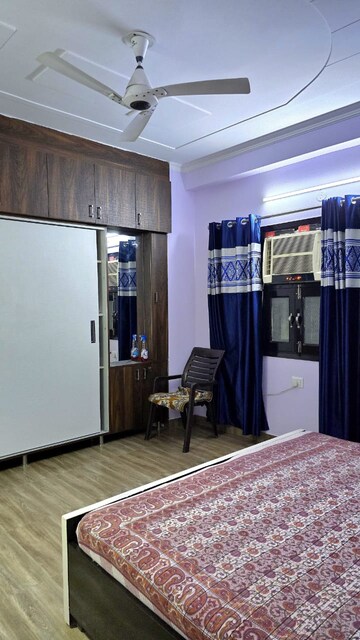 Bedroom in 2 BHK Builder Floor at Sector 15 – for Rent