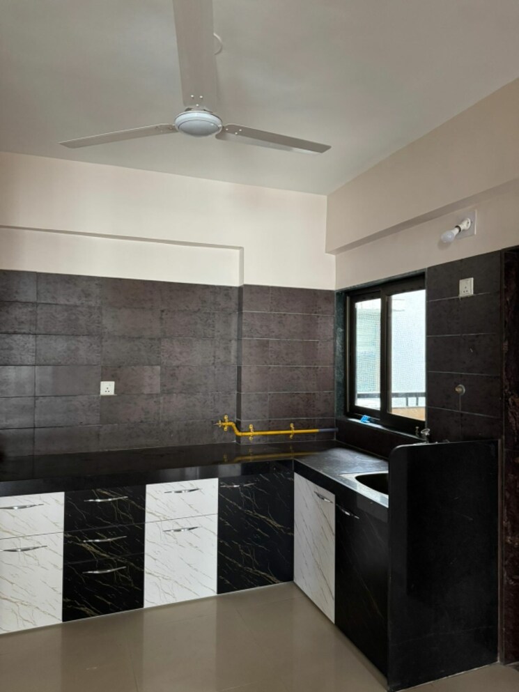 Kitchen, savvy-solaris 3 Bedroom 1800 Sq.Ft. Apartment In Motera Ahmedabad 9627383