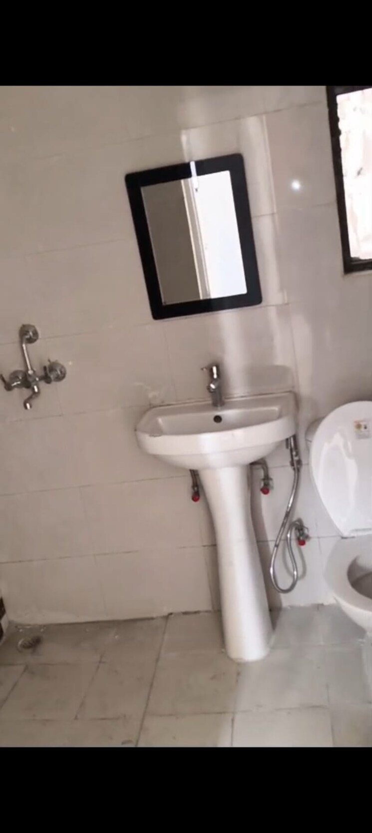 Bathroom, rg-luxury-homes 2.5 Bedroom 1342 Sq.Ft. Apartment In Sector 16b Greater Noida Greater Noida 9627401