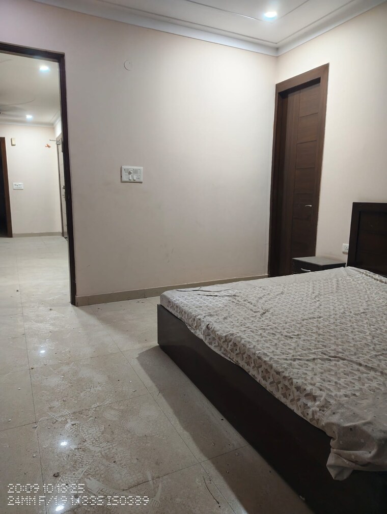 Bedroom, sector 14 3.5 Bedroom 2000 Sq.Ft. Builder Floor In Sector 14 Gurgaon 9627386