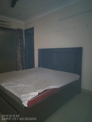 Bedroom in 3.5 BHK Builder Floor at Sector 14 – for Rent