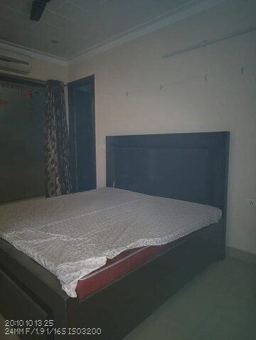 Bedroom in 3.5 BHK Builder Floor at Sector 14 – for Rent