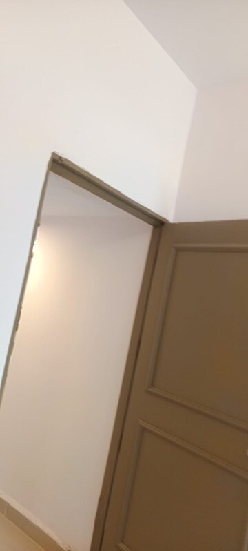 Room in 3 BHK Apartment at South Delhi – for Sale