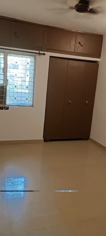Room in 3 BHK Apartment at South Delhi – for Sale