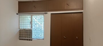 Room in 3 BHK Apartment at South Delhi – for Sale