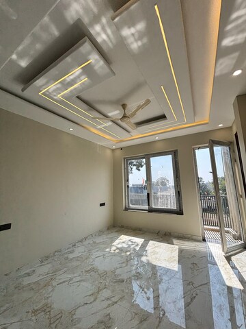 Room in 4 BHK Villa at Sahastradhara Road – for Sale