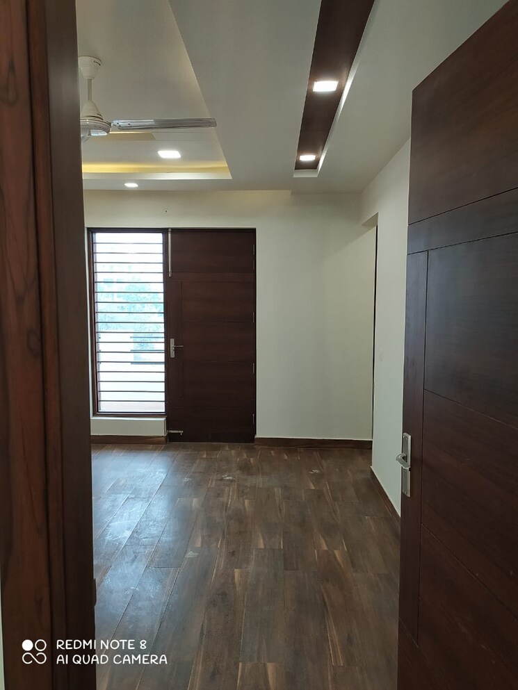 Bathroom, parklands 4 Bedroom 250 Sq.Yd. Builder Floor In Sector 85 Faridabad 9627415