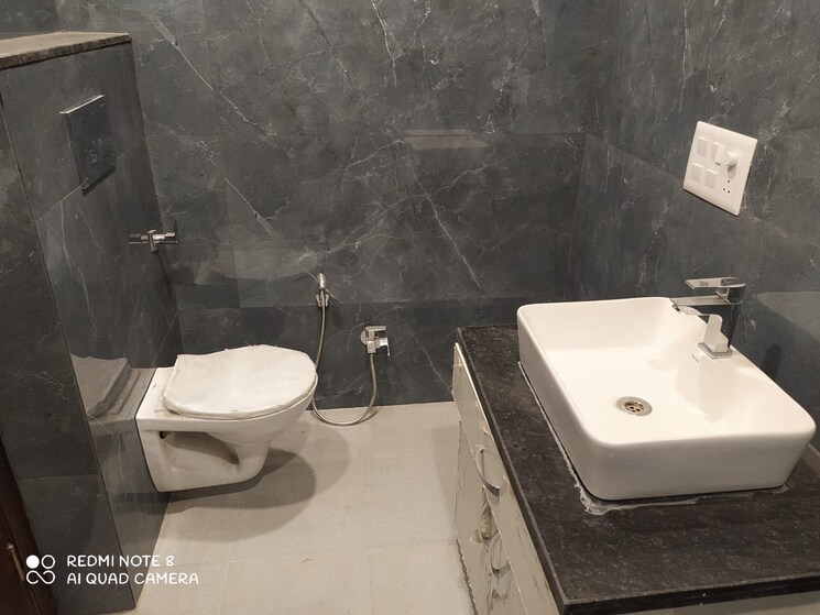 Bathroom, parklands 4 Bedroom 250 Sq.Yd. Builder Floor In Sector 85 Faridabad 9627415