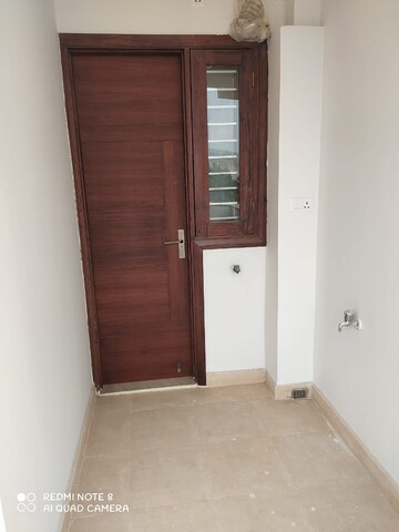 Room in 4 BHK Builder Floor at Parklands, Sector 85 – for Sale