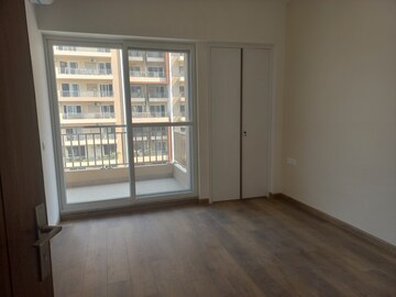 Room in 3 BHK Apartment at Godrej Woods, Sector 43 – for Sale