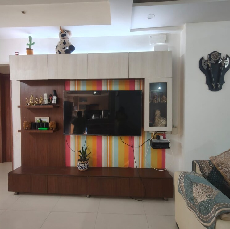Living Room, maxblis-white-house-ii 3 Bedroom 1500 Sq.Ft. Apartment In Sector 75 Noida 9627545