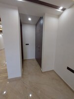 4 BHK + Pooja Room 350 Sq.Yd. Builder Floor in Parklands