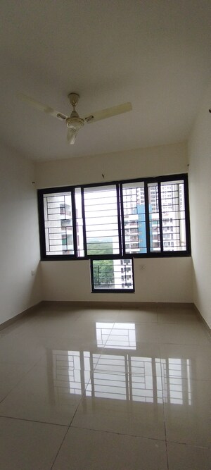 Room in 2 BHK Apartment at Nanded City Madhuvanti, Sinhagad Road – for Rent