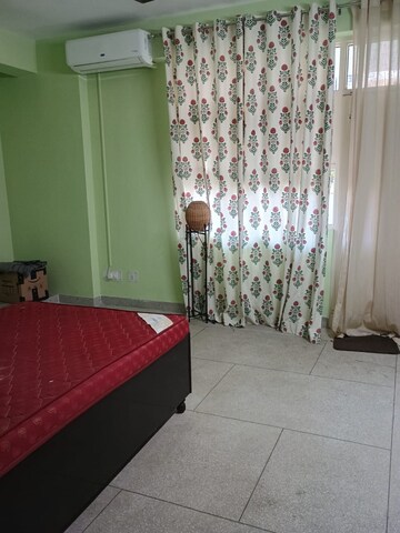 Bedroom in 3 BHK Apartment at Unitech Horizon, Pi Greater Noida – for Rent