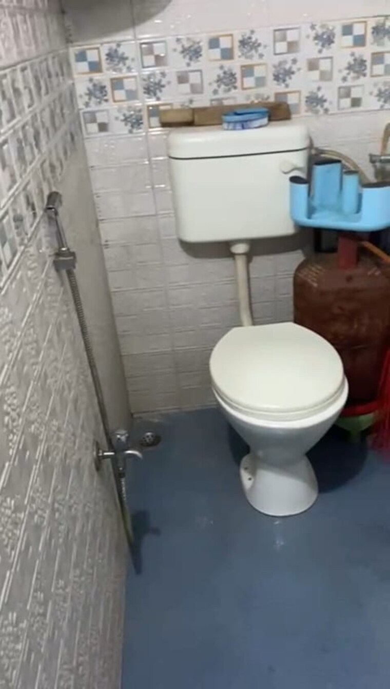 Bathroom, savarkar nagar 2 Bedroom 500 Sq.Ft. Independent House In Savarkar Nagar Thane 9627675