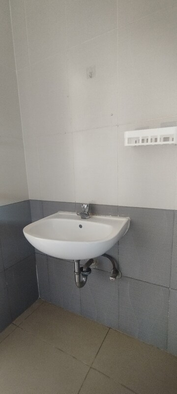 Bathroom in 3 BHK Apartment at Nanded Asawari, Nanded – for Rent