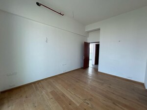 Room in 3 BHK Apartment at Kalpataru Avana, Parel – for Sale