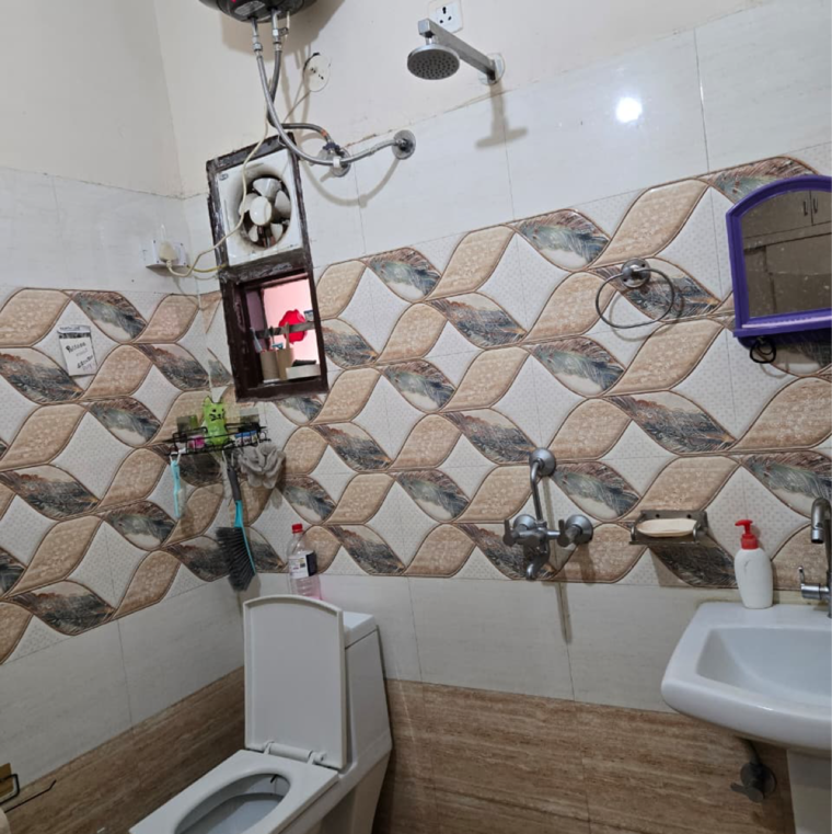 Bathroom, kharar mohali road 1 Bedroom 366 Sq.Ft. Apartment In Kharar Mohali Road Kharar 9627972