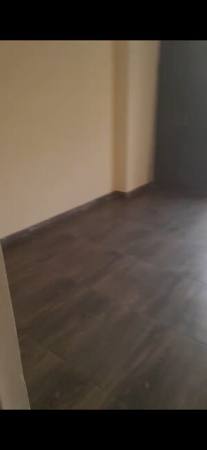 Room in 2.5 BHK Apartment at Gaur City 5th Avenue, Sector 4 Greater Noida – for Rent