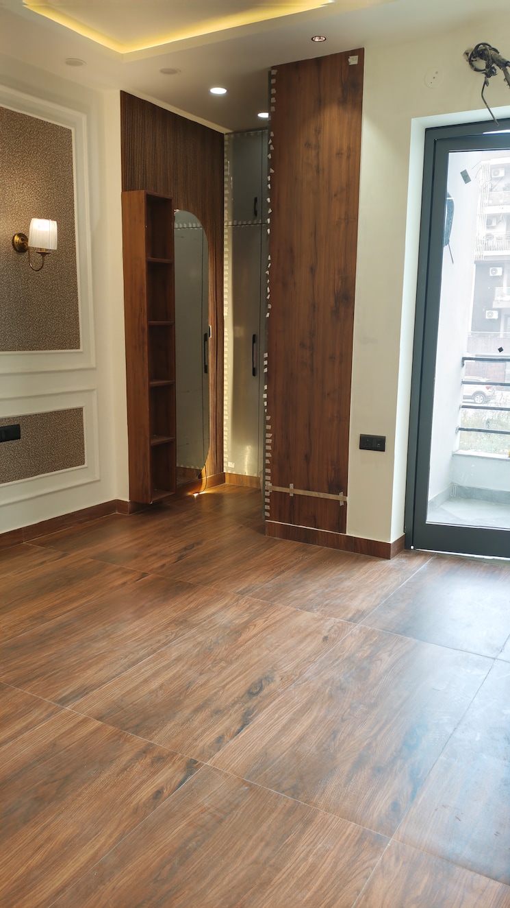 Room, parklands 3 Bedroom 250 Sq.Yd. Builder Floor In Sector 85 Faridabad 9627995