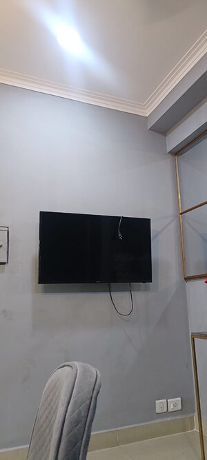 Furnished Amenities in 2 BHK Apartment at Gaur City 6th Avenue, Sector 4 Greater Noida – for Rent