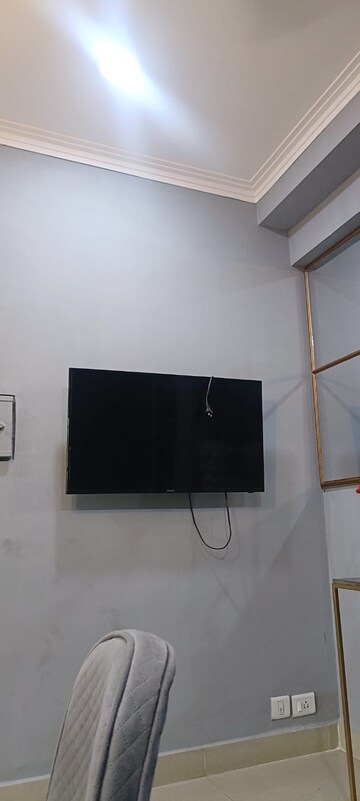 Furnished Amenities in 2 BHK Apartment at Gaur City 6th Avenue, Sector 4 Greater Noida – for Rent