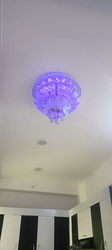 Room in 2 BHK Apartment at Gaur City 6th Avenue, Sector 4 Greater Noida – for Rent