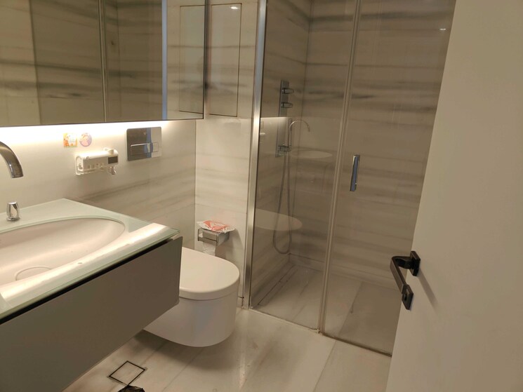 Bathroom, lodha-world-crest 3 Bedroom 1953 Sq.Ft. Apartment In Worli Mumbai 9628034