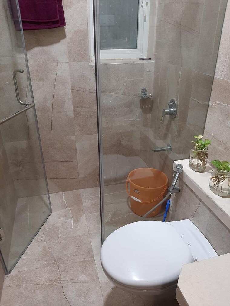 Bathroom, jp-decks 5 Bedroom 1700 Sq.Ft. Apartment In Goregaon East Mumbai 9628125