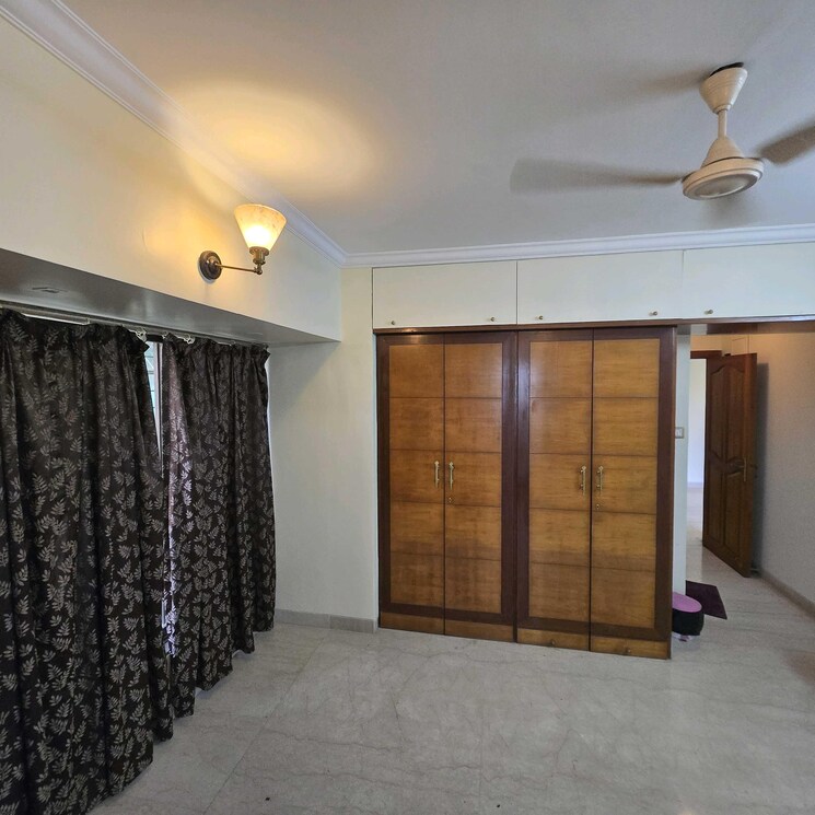 Room, mahim west 4 Bedroom 2000 Sq.Ft. Apartment In Mahim West Mumbai 9627969