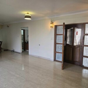 4 BHK Apartment For Sale in Mahim West