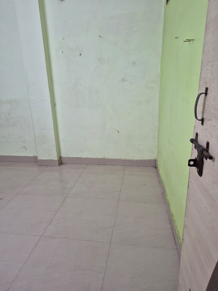 Bathroom, mayur vihar 2.5 Bedroom 750 Sq.Ft. Builder Floor In Mayur Vihar Delhi 9628301