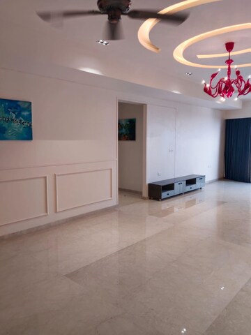 Room in 3 BHK Apartment at Prabhadevi CHS, Prabhadevi – for Sale