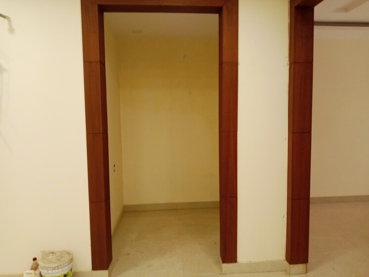 Room, puri-kohinoor 3 Bedroom 160 Sq.Yd. Builder Floor In Sector 89 Faridabad 9489083