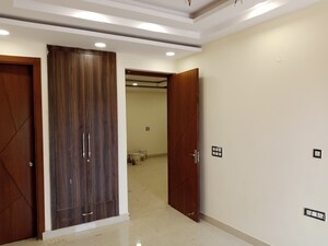 Room in 3 BHK Builder Floor at Puri Kohinoor, Sector 89 – for Sale